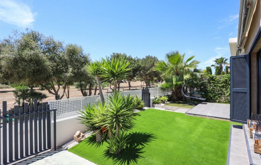 Sale - Villa - La Zenia