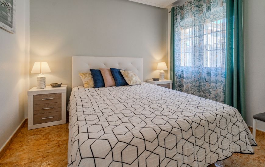 Sale - Villa - El Raso