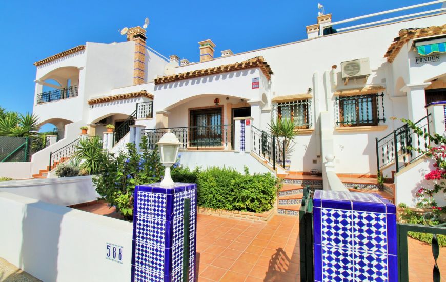 Sale - Rijtjeshuis - Villamartin