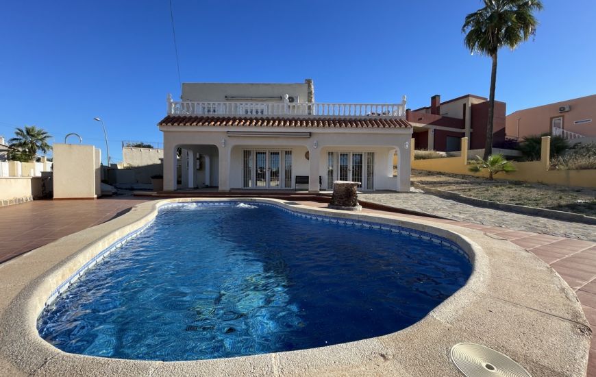 Sale - Villa - Los Balcones