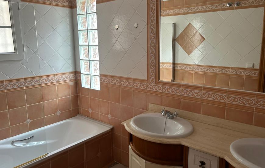 Sale - Villa - Villamartin