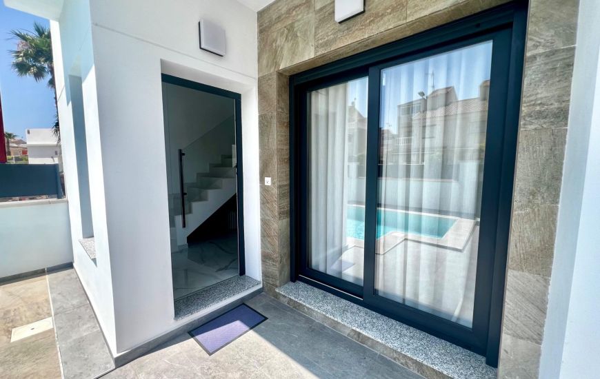 Sale - Villa - Torrevieja