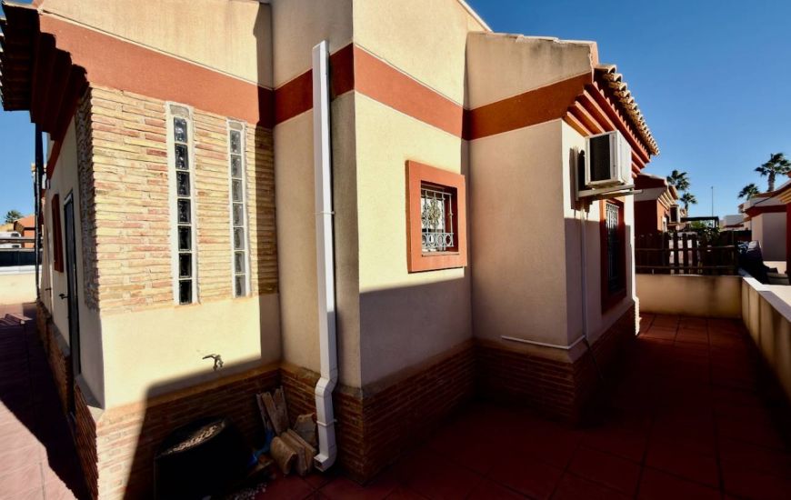 Sale - Villa - El Raso