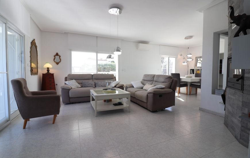 Sale - Villa - Algorfa