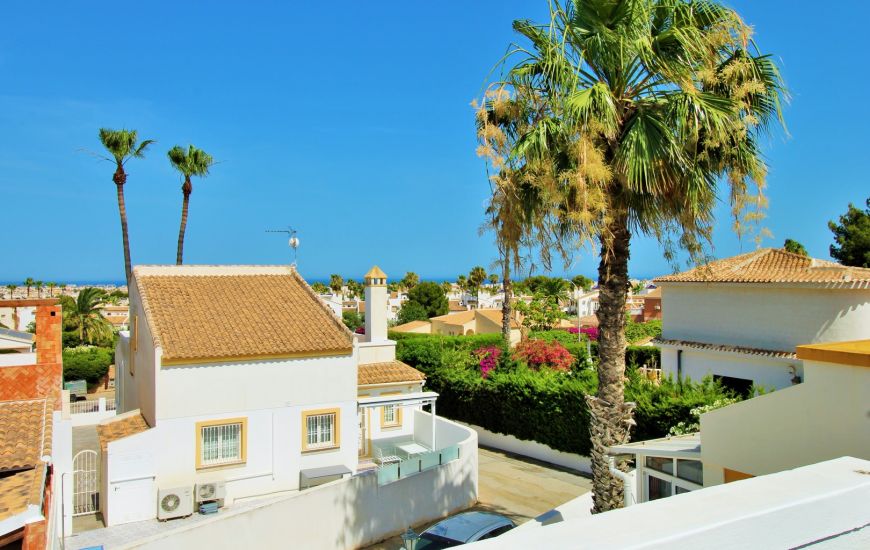 Sale - Villa - Villamartin