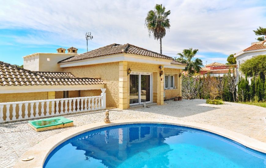 Sale - Villa - Dehesa de Campoamor