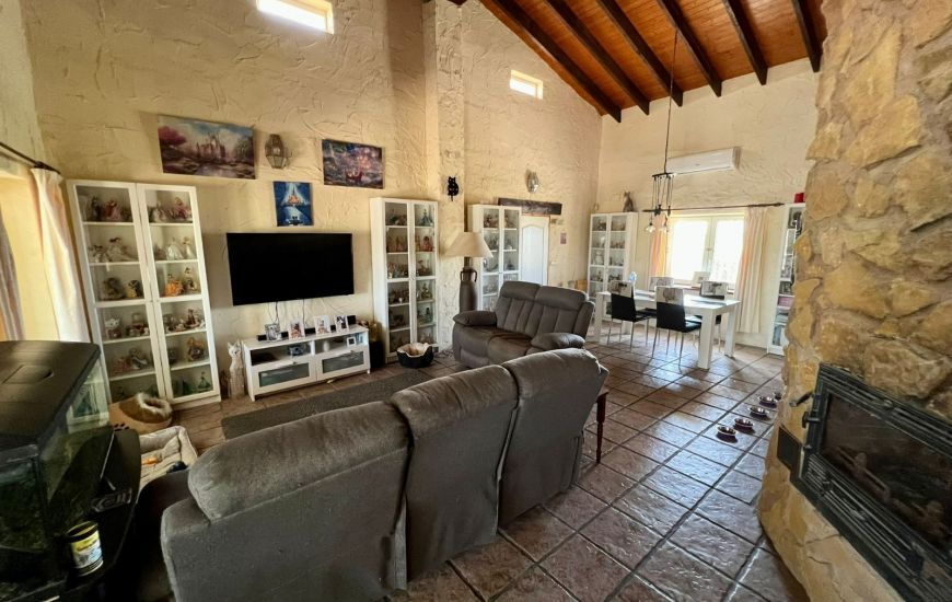 Sale - Villa with annex - Dolores