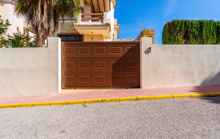 Sale - Villa - Villamartin