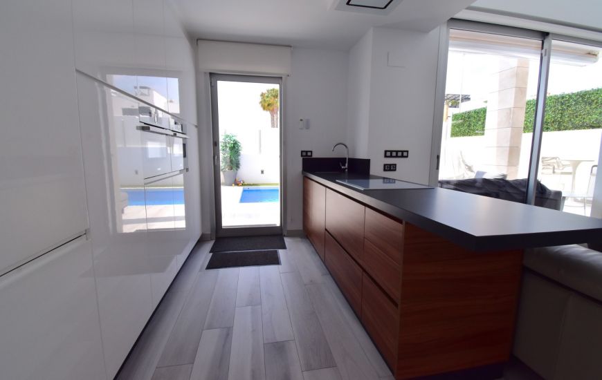 Sale - Villa - Orihuela Costa