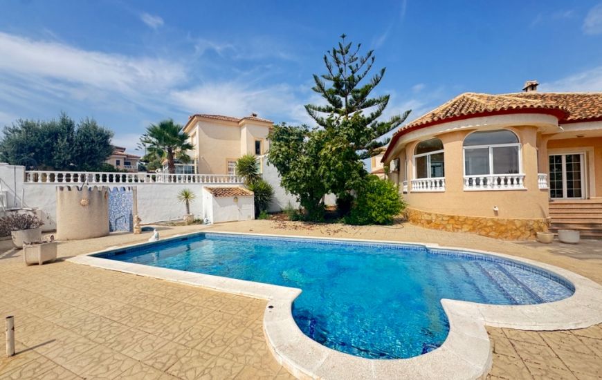 Venta - Villa - San Miguel de Salinas - San Miguel