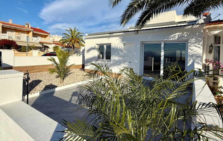 Sale - Half Vrijstaand Huis - Ciudad Quesada