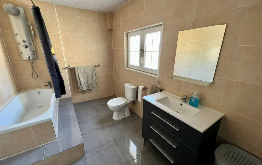 Sale - Villa with annex - Dolores