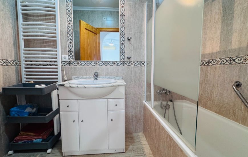 Sale - Townhouse - Daya Nueva