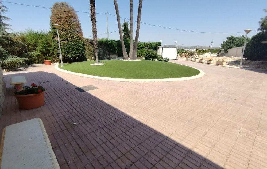 Venta - Villa - Petrer