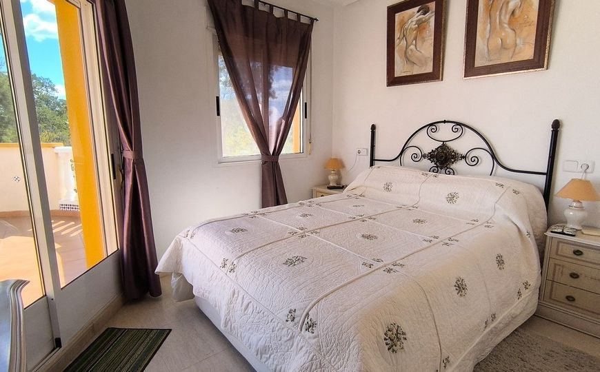 Sale - Villa - El Raso
