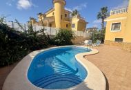 Sale - Villa - Villamartin