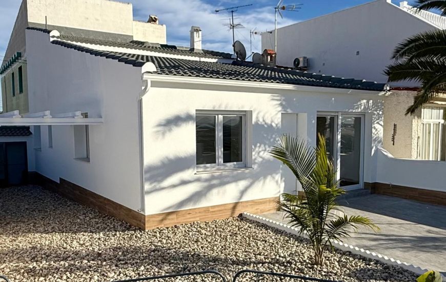 Sale - Half Vrijstaand Huis - Ciudad Quesada