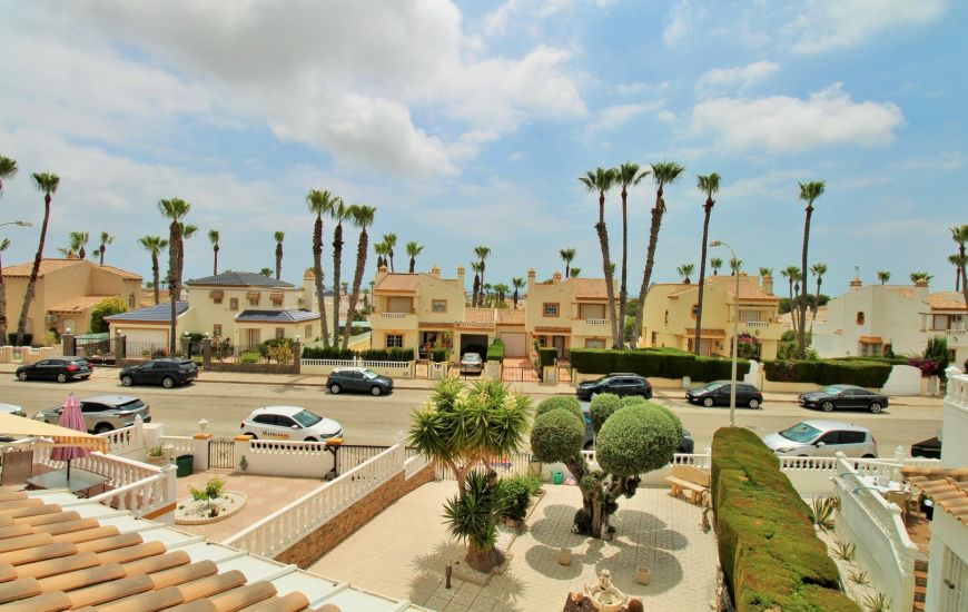 Sale - Villa - Villamartin
