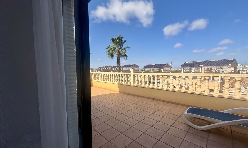 Sale - Villa - Villamartin