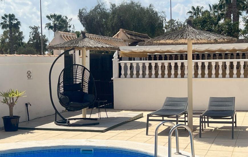 Sale - Villa - El Raso