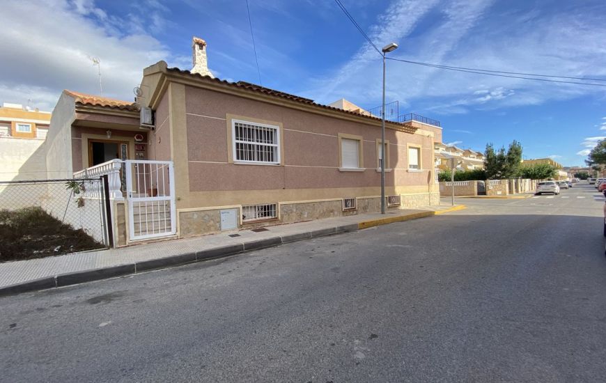 Sale - Rijtjeshuis - Formentera Del Segura - Formentera del Segura