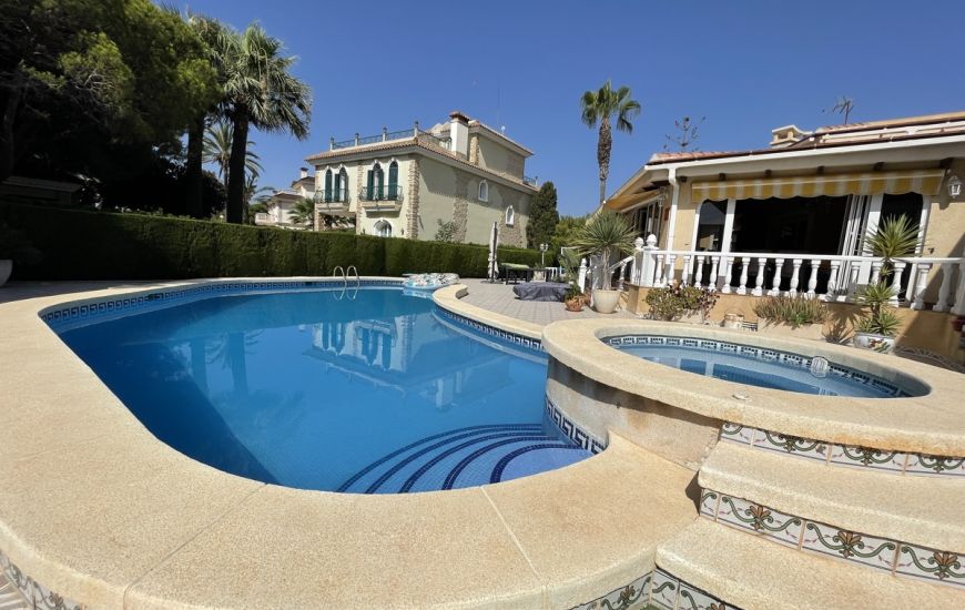 Sale - Villa - Cabo Roig