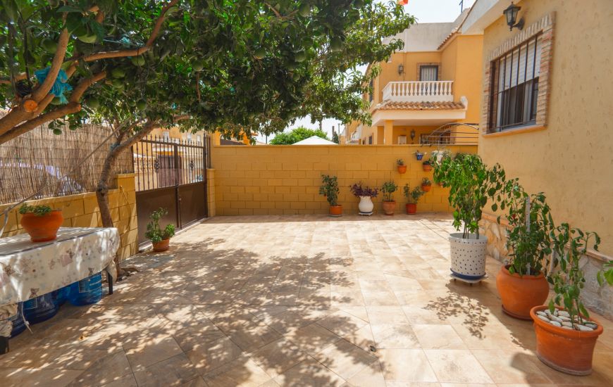 Sale - Half Vrijstaand Huis - Ciudad Quesada