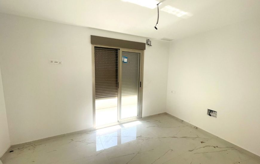 Sale - Semi Detached - Daya Nueva