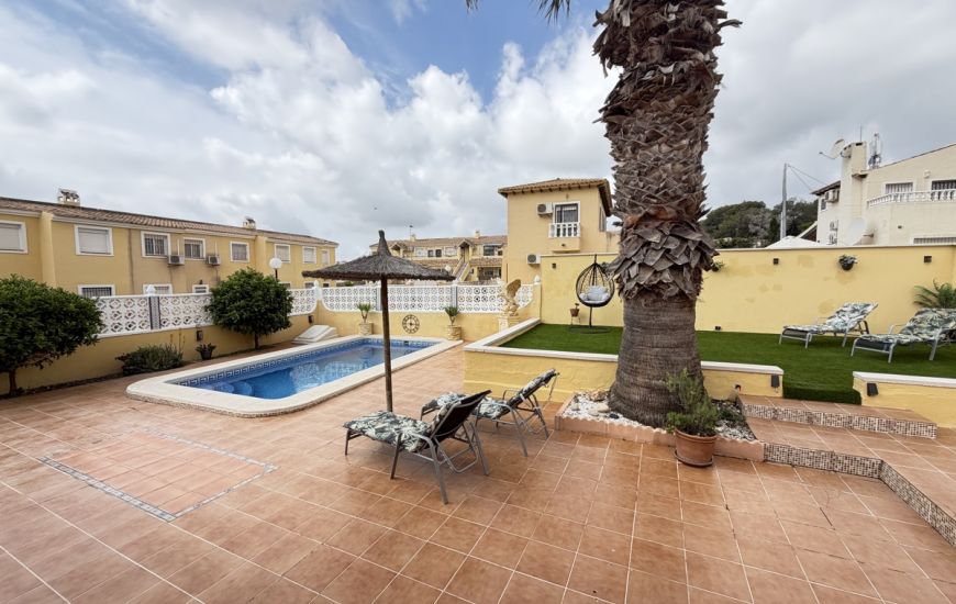 Sale - Villa - Villamartin