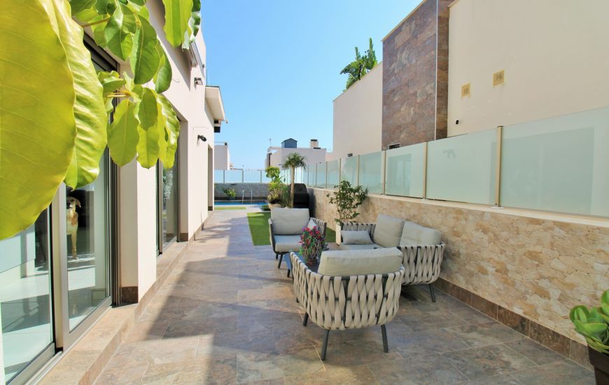 Sale - Villa - Villamartin