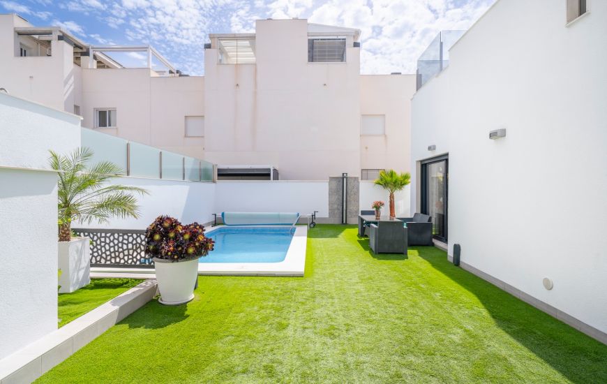 Venta - Villa - Torrevieja