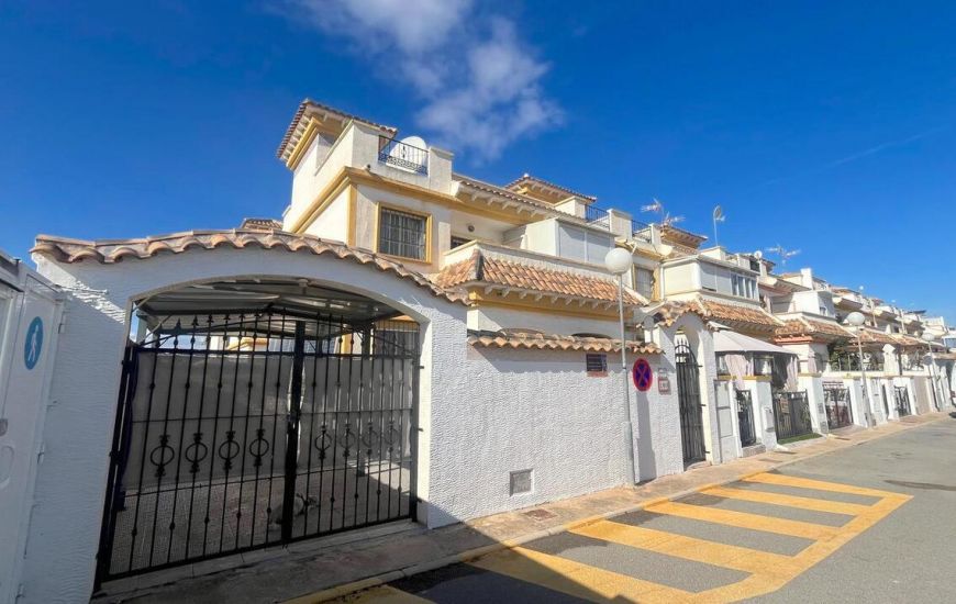 Sale - Rijtjeshuis - Torrevieja