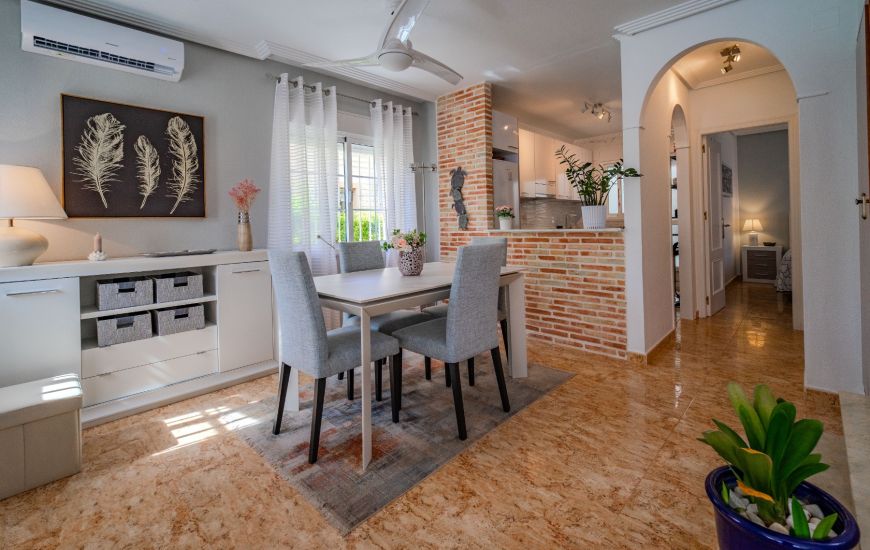 Sale - Villa - El Raso