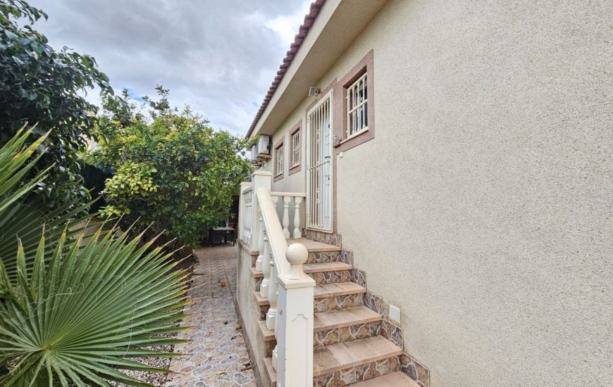 Sale - Villa - Benijófar - 