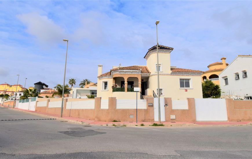 Sale - Villa - Orihuela Costa