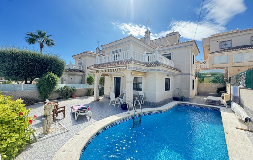 Sale - Villa - Villamartin