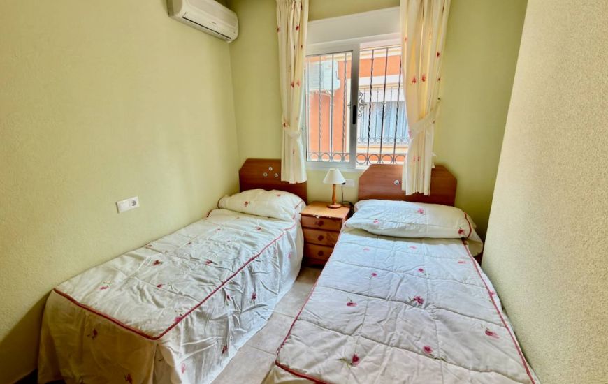 Sale - Villa - Guardamar del Segura