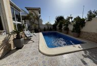 Sale - Villa - La Zenia