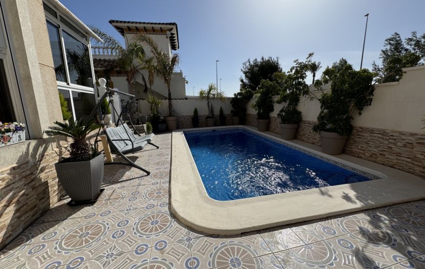 Sale - Villa - La Zenia