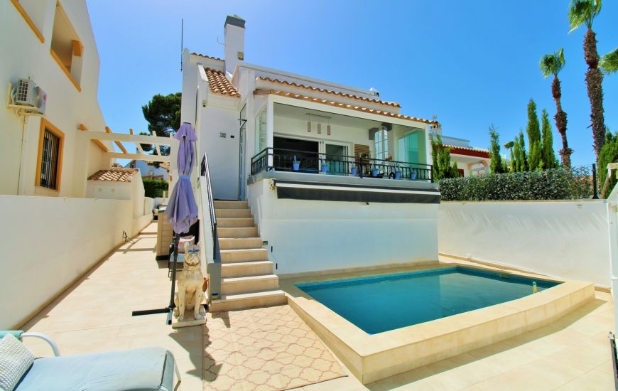 Sale - Villa - Villamartin