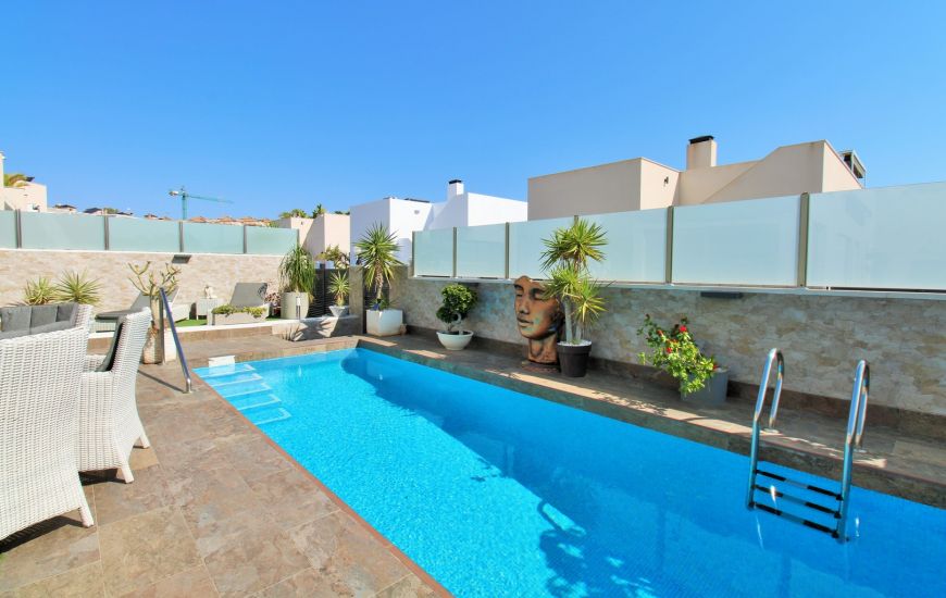Sale - Villa - Villamartin