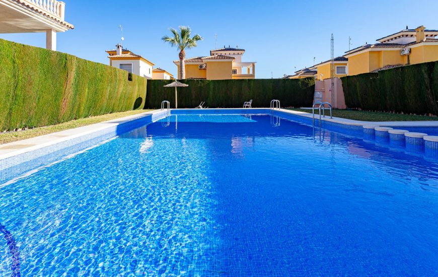 Sale - Adosado - Punta Prima