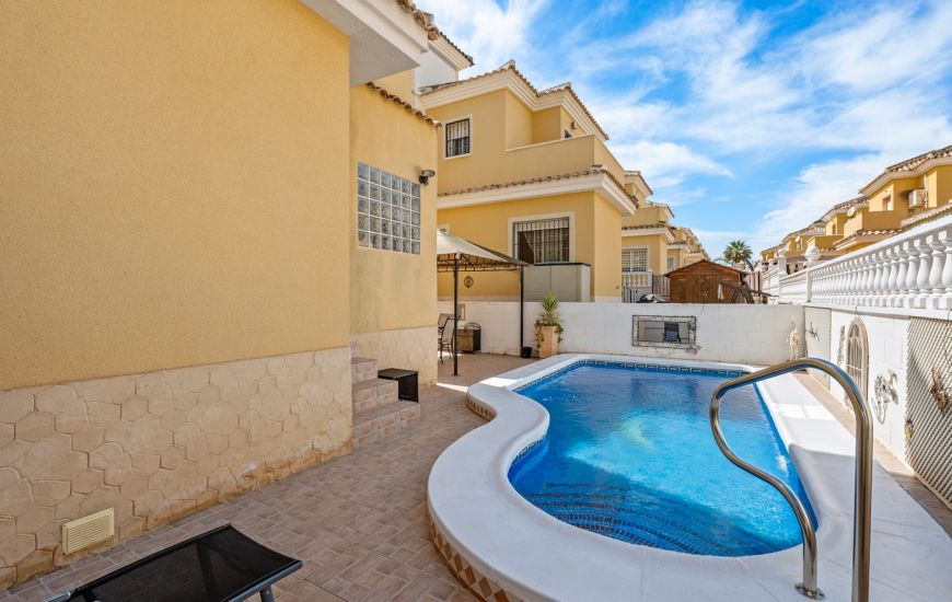 Sale - Villa - Algorfa