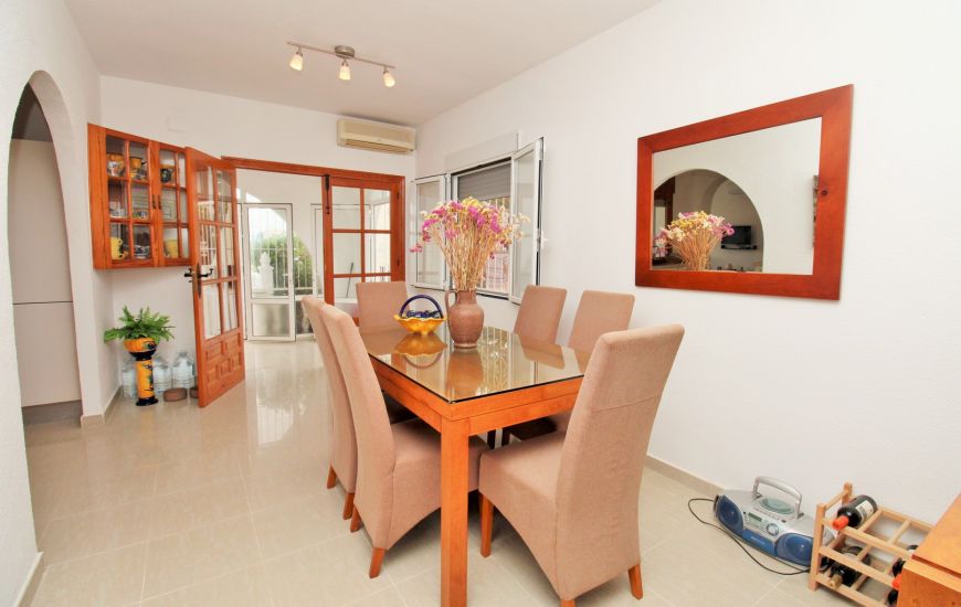 Sale - Villa - Villamartin