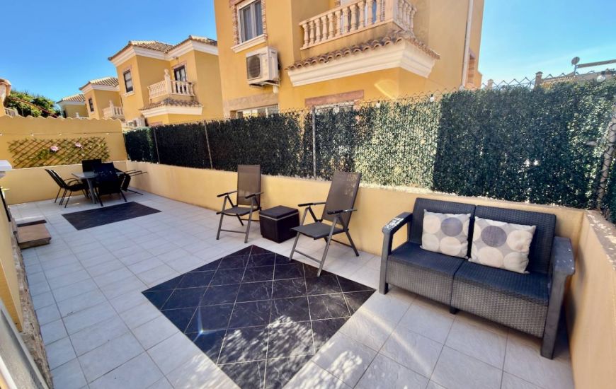 Sale - Villa - El Raso