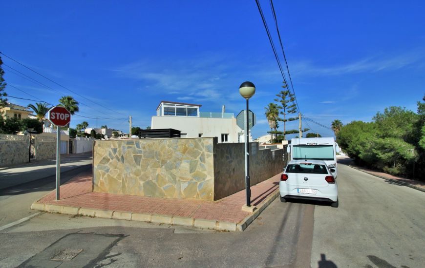 Sale - Villa - Villamartin