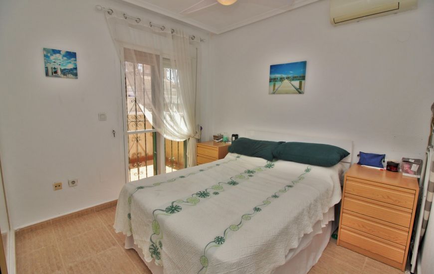Sale - Villa - Villamartin