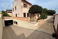 Sale - Villa - Torrevieja Centro