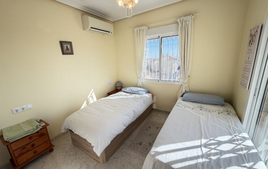 Sale - Villa - Villamartin