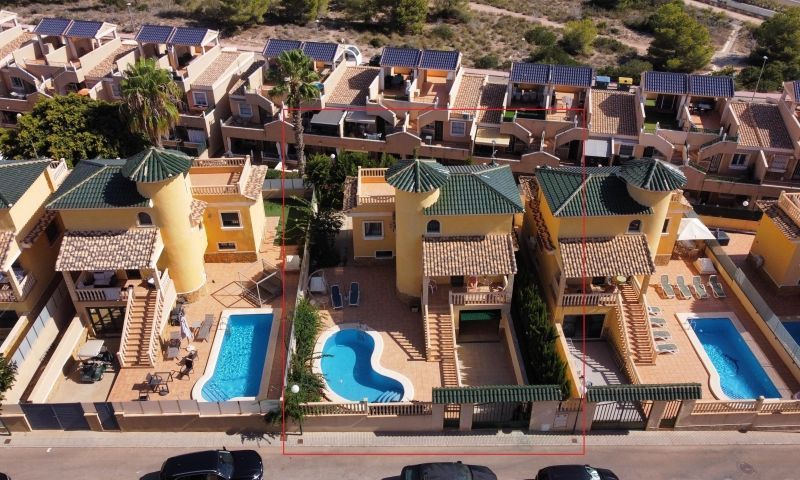 Sale - Villa - Villamartin